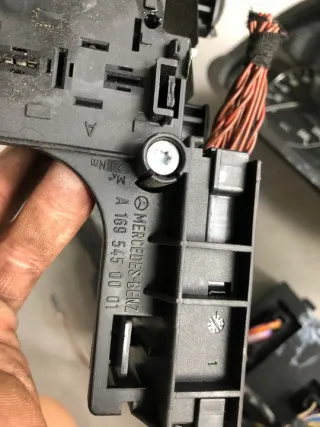 6401507579 1695451308 A6401502479 1695452932 A1695453032 1031098100 A1698204326 Блок управления двигателем Mercedes A W169 Арт e6179900, вид 5
