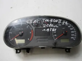 1M0920801B Щиток приборов (приборная панель) Seat Toledo 2 Арт e6197242, вид 1