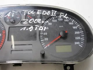 1M0920801B Щиток приборов (приборная панель) Seat Toledo 2 Арт e6197242, вид 3