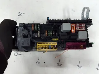 2049060205 Блок предохранителей Mercedes C W204 Арт e6473105, вид 2