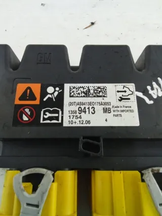 13589413 Блок предохранителей Opel Astra J Арт e6676926, вид 2