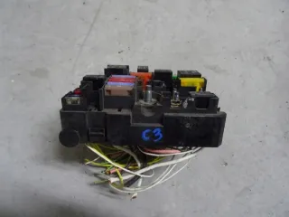 9815674280 Блок предохранителей Citroen C3 3 Арт e6812442