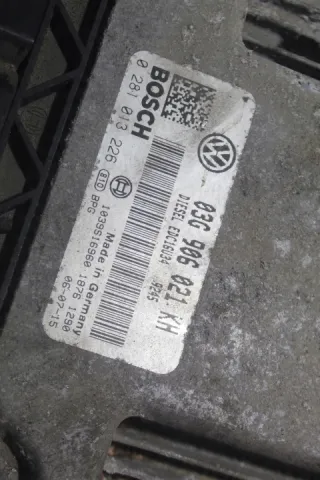 0281013226 Блок управления двигателем Volkswagen Jetta 5 Арт e6922911, вид 4