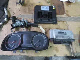  Блок управления двигателем Skoda Fabia 3 Арт e7017230, вид 1