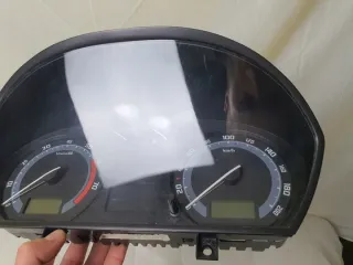 6Y0920881M Щиток приборов (приборная панель) Skoda Fabia 1 Арт e7425394, вид 3
