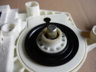 1K0959704B 1K0959704B, 995929-106 993425-100 Моторчик стеклоподъемника Volkswagen Touran 1 Арт e7531309, вид 4