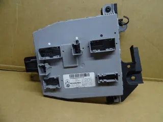 A2059006822 Блок предохранителей Mercedes C W205 Арт e7750238, вид 1