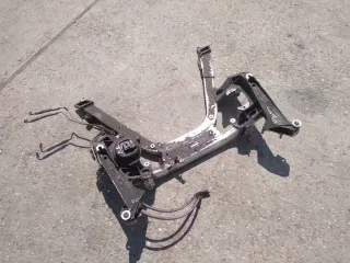 6752293 2121644 6752294 Балка подвески передняя (подрамник) BMW 7 E65/E66 Арт e8003373, вид 1