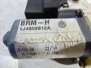 1J4959812A Моторчик стеклоподъемника Volkswagen Golf 4 Арт e8184268, вид 4