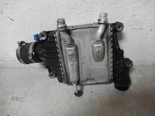 GX73-6K775-AE Интеркулер Jaguar F-Pace Арт e8225988, вид 1
