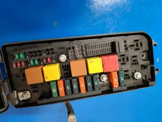 13112917AJ Блок предохранителей Opel Vectra C  Арт e8345153, вид 2