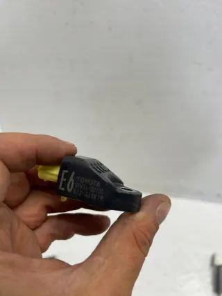 89831-0D100 Датчик удара Toyota Yaris 3 Арт e8371587, вид 3