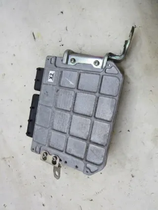8966147200 Блок управления двигателем Toyota Prius 3 Арт e8385349, вид 2