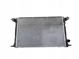 8W0121251AA Радиатор (основной) Audi A4 B9 Арт e8554904, вид 1