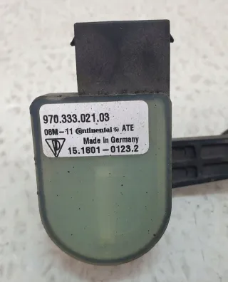 97033302103 Датчик дорожного просвета Porsche Panamera 970 Арт e8558283, вид 3