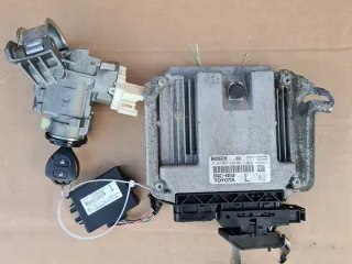 89661-0DE80 89661-0de80 Блок управления двигателем Toyota Yaris 3 Арт e8646036, вид 1