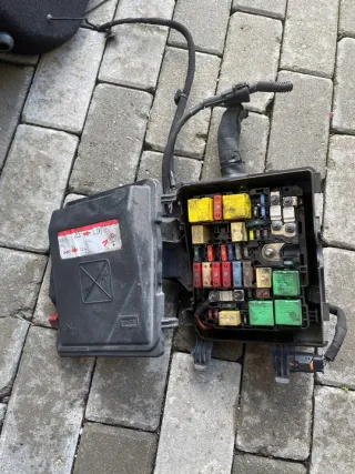 9804848580 Блок предохранителей Citroen C4 2 Арт e8692532, вид 1