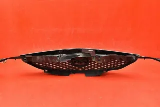 010050712 Решетка радиатора Mazda Premacy 1 Арт e8712313, вид 4