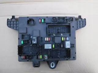 13302301 Блок предохранителей Opel Astra J Арт e8733444, вид 1