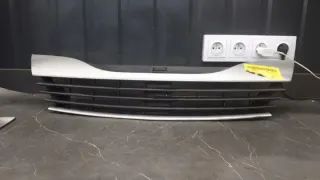 820012581 Решетка радиатора Renault Laguna 2 Арт e8735901, вид 1