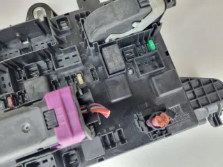 13343949 365927271 1102700000 1110077AX SKU75965 Блок предохранителей Opel Astra J Арт e8753587, вид 3