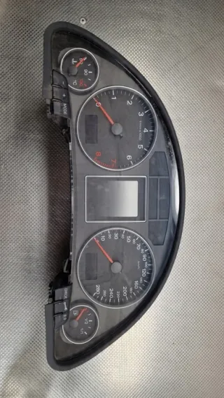 8E0920932A Щиток приборов (приборная панель) Audi A4 B7 Арт e8946317, вид 1