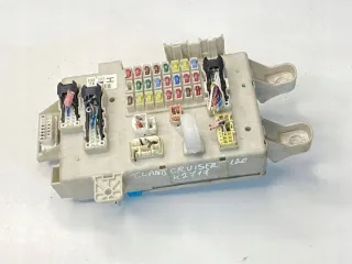 8198050030 SKUF840 Блок предохранителей Toyota Land Cruiser Prado 120 Арт e8984375, вид 1