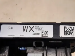 13449201 Блок предохранителей Opel Astra J Арт e9118792, вид 3