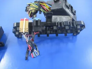 8D1941824 8D0937503E 8L0941822 Блок предохранителей Seat Leon 1 Арт e9137427, вид 8