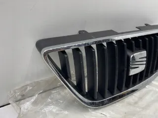 6J0853651 Решетка радиатора Seat Ibiza 4 Арт e9160758, вид 2