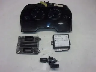 09391283 09228762 24410018 09146299 24445098 Блок управления двигателем Opel Zafira B Арт e9162435, вид 1