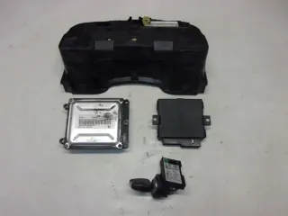09391283 09228762 24410018 09146299 24445098 Блок управления двигателем Opel Zafira B Арт e9162435, вид 2