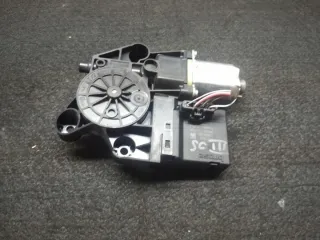 827300005R Моторчик стеклоподъемника Renault Grand Scenic 3 Арт e9182308
