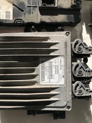 8200399038 Блок управления двигателем Renault Megane 2 Арт e9238871, вид 3