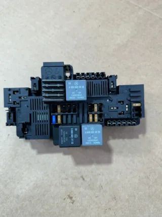 a2139065706, 2139065706 Блок предохранителей Mercedes C W205 Арт e9299071, вид 1