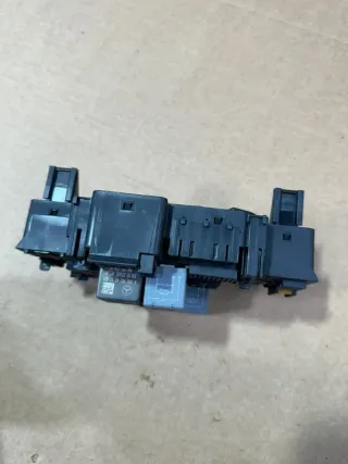 a2139065706, 2139065706 Блок предохранителей Mercedes C W205 Арт e9299071, вид 3