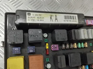 13250232 Блок предохранителей Opel Astra H Арт e9332813, вид 3