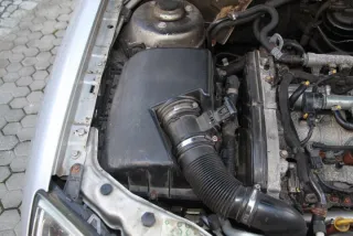 55350912 Корпус воздушного фильтра Opel Vectra C  Арт e9389757, вид 1