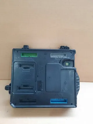 284B17715R Блок предохранителей Renault Scenic 3 Арт e9434751, вид 1