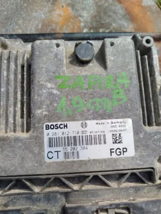 0281012710 Блок управления двигателем Opel Zafira B Арт e9521962, вид 1