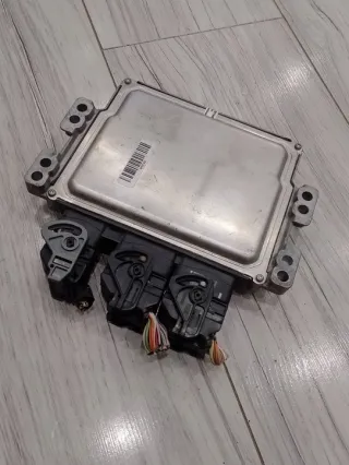 237101293R 237100875R Блок управления двигателем Renault Clio 3 Арт e9546243, вид 4