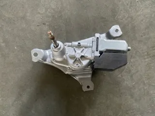 85130-0D080 Моторчик стеклоочистителя фар Toyota Yaris 3 Арт e9560455, вид 1