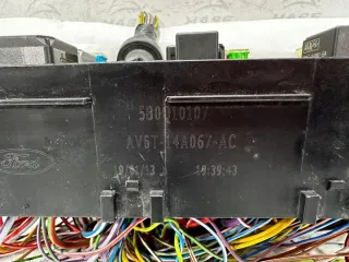 AV6T-14A067-AC av6t-14a067-ac Блок предохранителей Ford Focus 3 Арт e9613788, вид 2