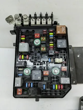 39040853 Блок предохранителей Opel Astra K Арт e9657732, вид 3