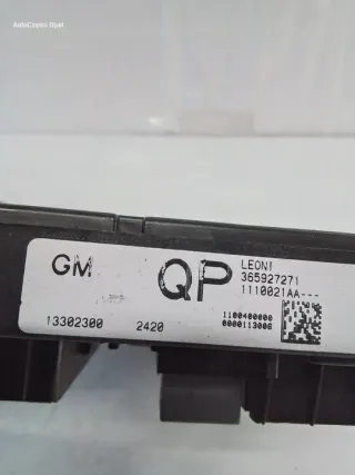 365927271 13302300 1110021AA Блок предохранителей Opel Astra J Арт e9657791, вид 3