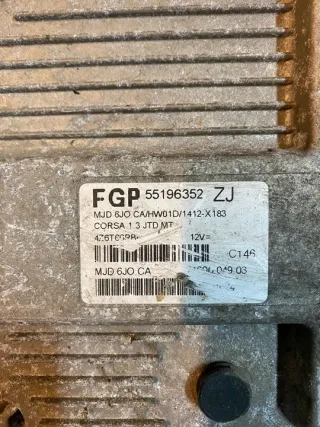 55196352ZJ Блок управления двигателем Opel Corsa C Арт e9722239, вид 3