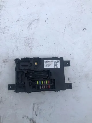 13142240 13142240JM Блок предохранителей Opel Corsa D Арт e9726846, вид 1
