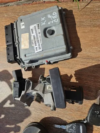 P05094158AD 05094158AD Блок управления двигателем Jeep Cherokee KK Арт e9750308, вид 3