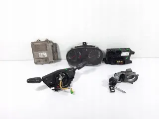 55568383KZ Блок управления двигателем Opel Corsa D Арт e9770932, вид 1