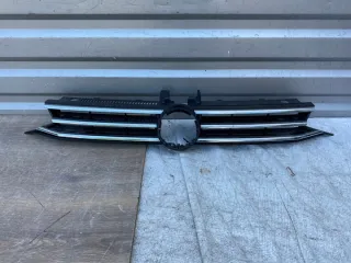 5TA853653B Решетка радиатора Volkswagen Touran 2 Арт e9796883, вид 1
